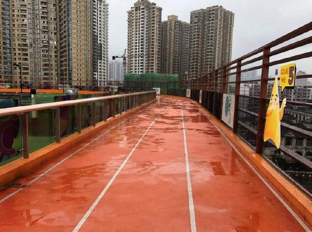 楼顶篮球场